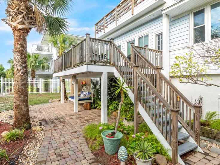 50 STEPS TO BEACH 2 level family home on a private lane. Best family  location - Tybee Island